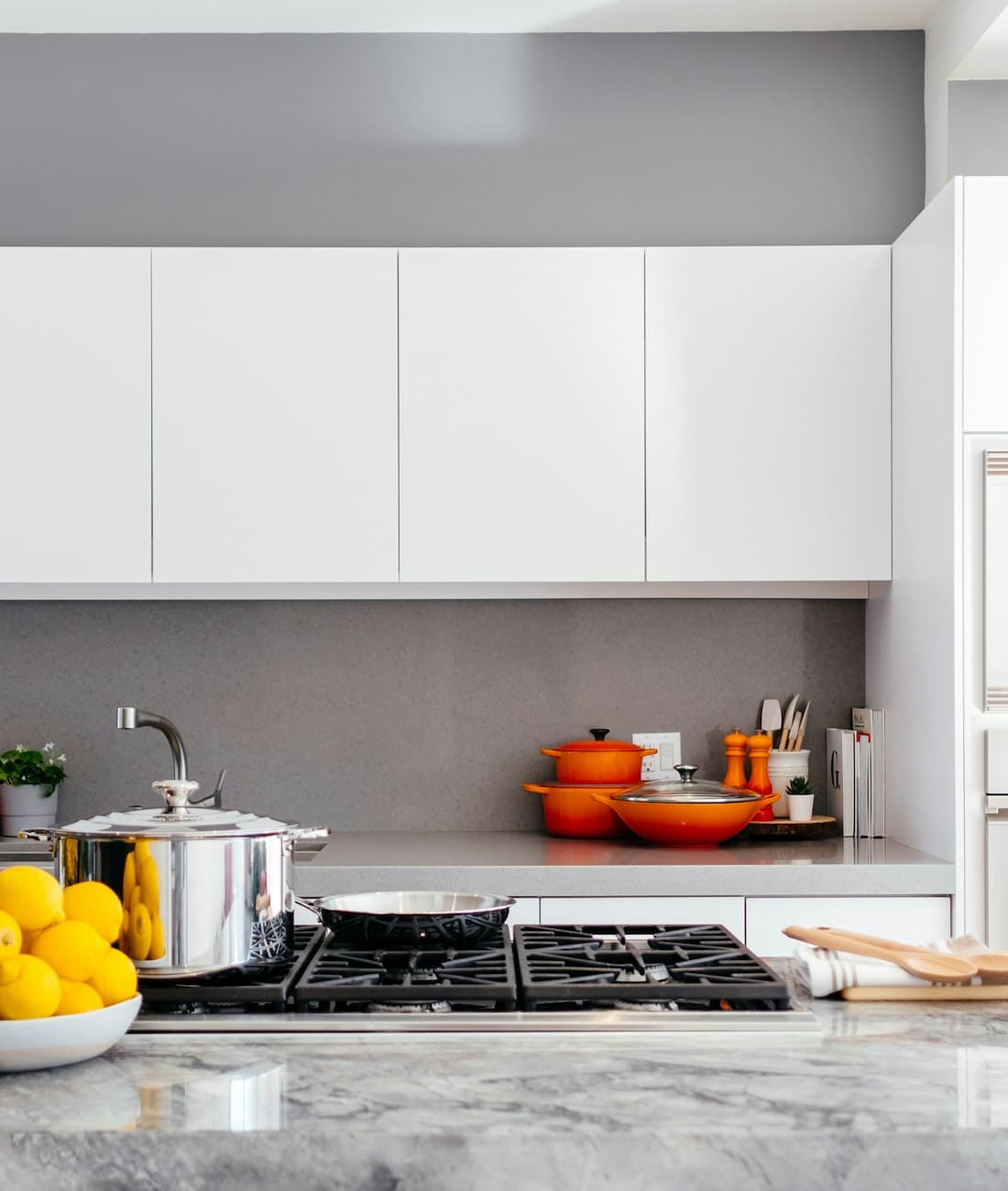 A bright, freshly cleaned kitchen in a Guildford home